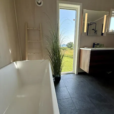 Peaceful Retreat In Lofoten Sennesvik